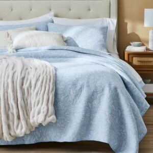 Better Homes & Gardens Matelassé Quilt, Blue Floral, Full/Queen