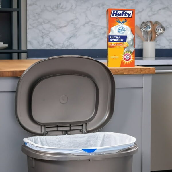 Hefty Ultra Strong 13 gallon Trash Bags, Tall Kitchen Trash Bags, White, Citrus Twist Scent, 40 Bags