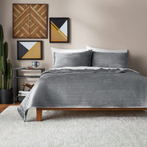 Mainstays King Quilt – Luxury Velvet, Dark Grey, Stripe-Stitched, Soft & Cozy Bedding